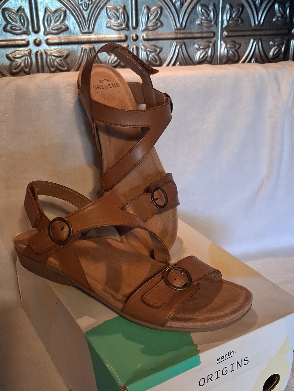 Earth Origins Tan Strappy Buckle Sandals Size 8.5